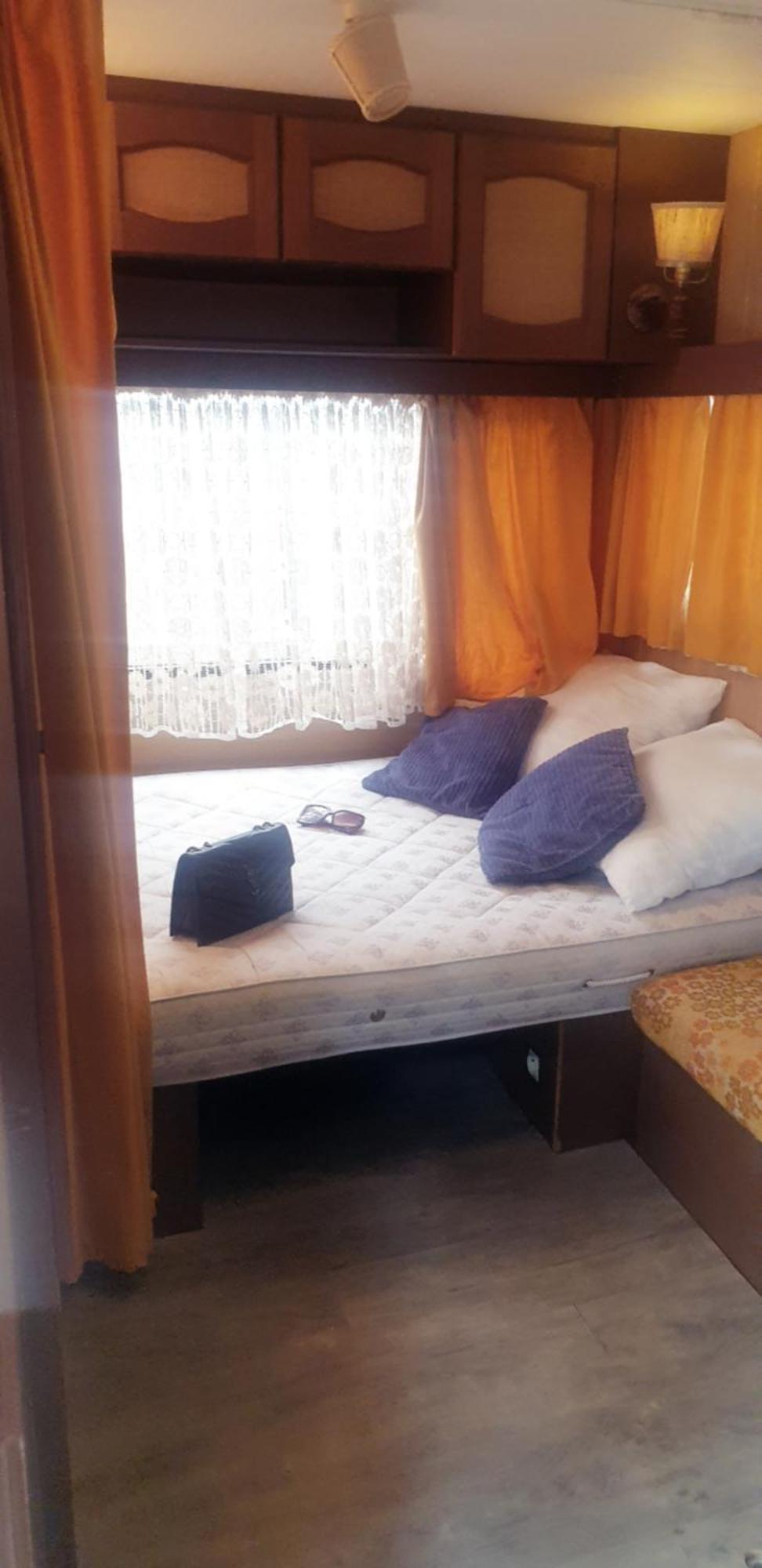 Campsite Cote Caravane Front De *